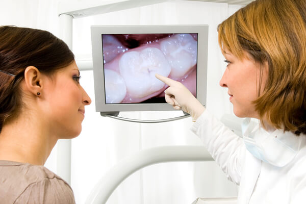 zahnarzt-aubing_intraoralbild_pc.jpg